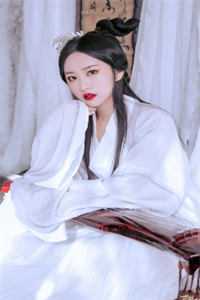姐姐大出血时，爸爸在陪继母度蜜月全文无删减