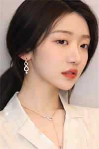 穿越开局成通房，清冷权臣被睡服畅销巨著