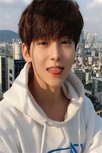 离婚第二天，总裁拉我去领证免费