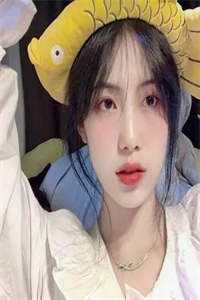 穿成恶女配，绑定阴湿反派黑化前爆款宝藏