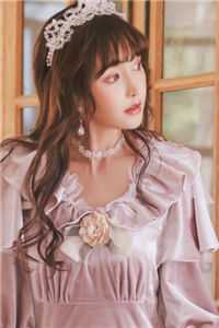 “少夫人呢？”“少夫人三天前离开了，她让我把这个交给您”热门