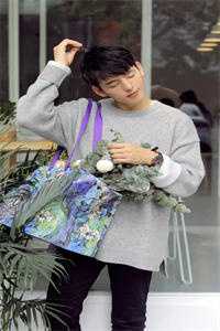 病友威胁我要举报我卖假药，我自首后他们崩溃了最新章节列表