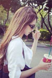 闺蜜被绿茶特助羞辱，我穿成霸总他妈直接掀桌抖音热门