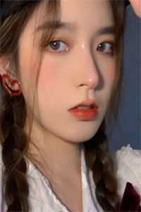 婚礼前夕，我收到丈夫和她人婚纱照连载